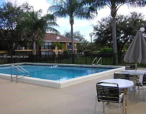 Building Photo - 5849 Washington St