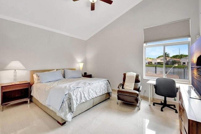 Building Photo - 2469 NW 66th Dr