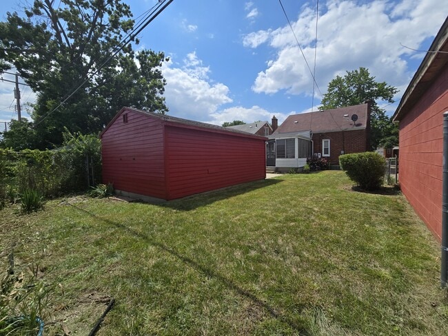 Building Photo - 18488 Mendota St