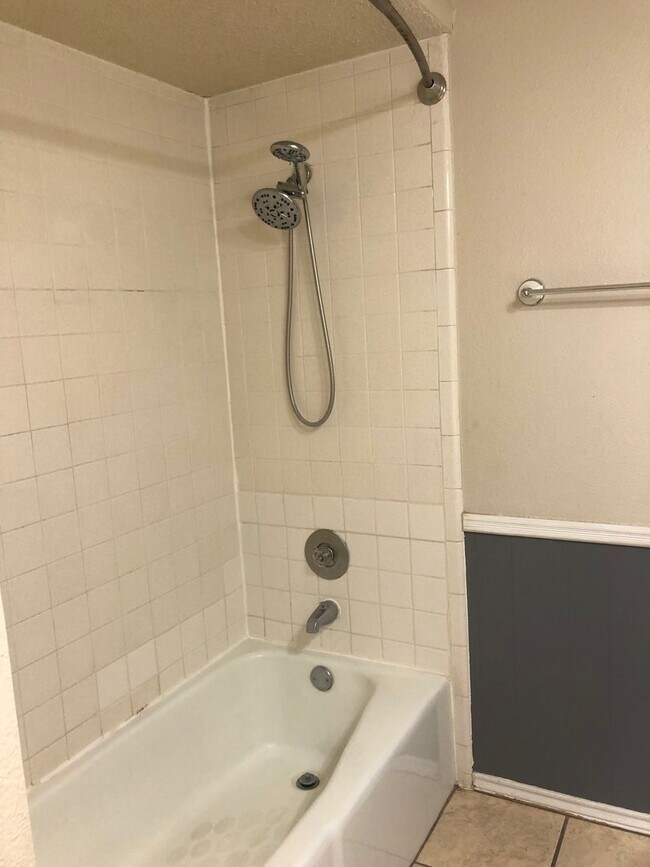 Building Photo - Available April!