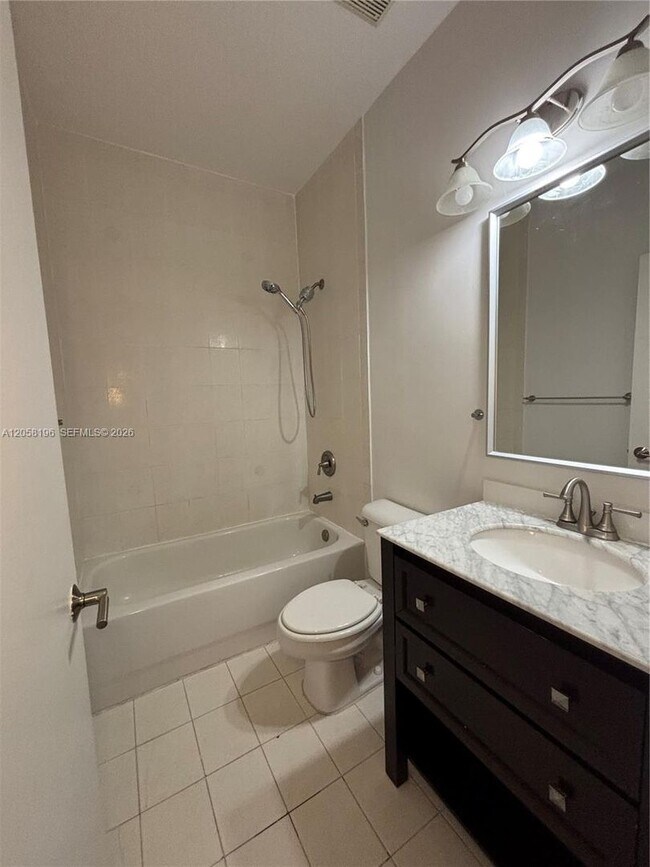 Building Photo - 4931 N Harbor Isles Dr