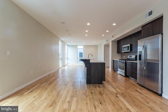 Building Photo - 1317 Frankford Ave