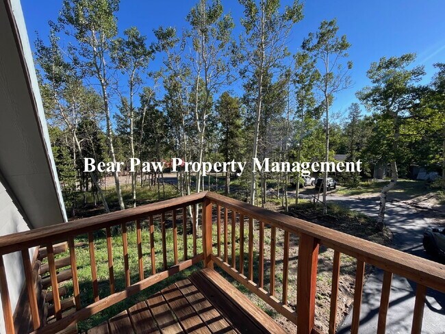 Building Photo - Perfect Mountain Log Home!