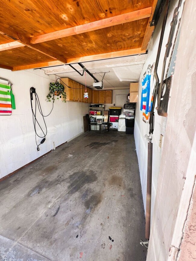 Building Photo - Updated 2 Bedroom, 1 Bath in North Park w/...