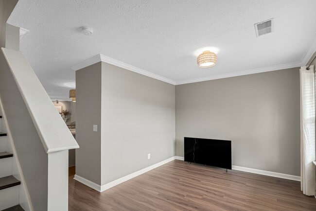 Building Photo - 650 Flintlock Ct