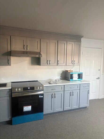 Building Photo - 19 Main St