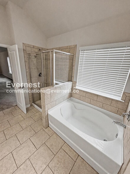 Building Photo - 320 Paxton LN