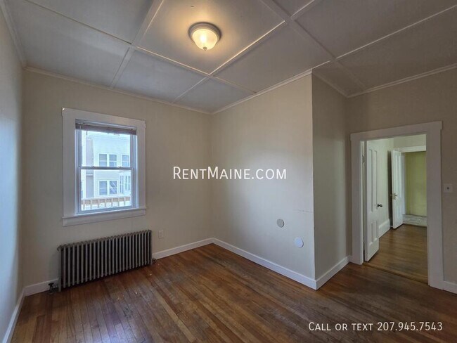 Building Photo - 84 Shawmut St