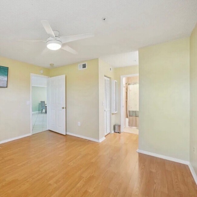 Building Photo - 2400 Feather Sound Dr