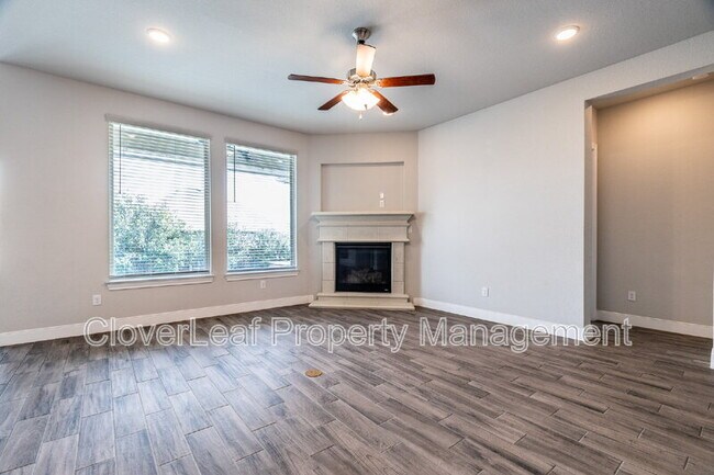 Building Photo - 3159 Daisy Meadow