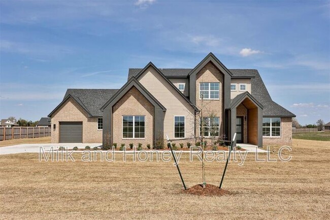 Building Photo - 1007 River View Dr
