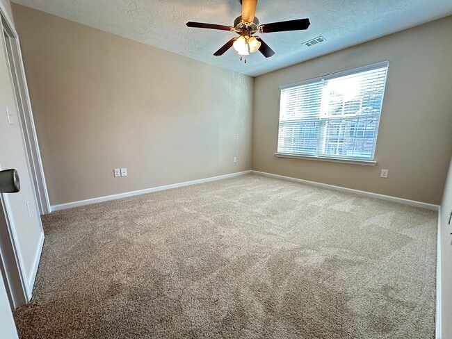 Building Photo - 2075 Reserve Ln