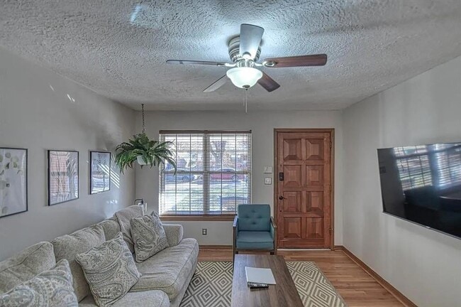 Building Photo - 505 Inwood Dr