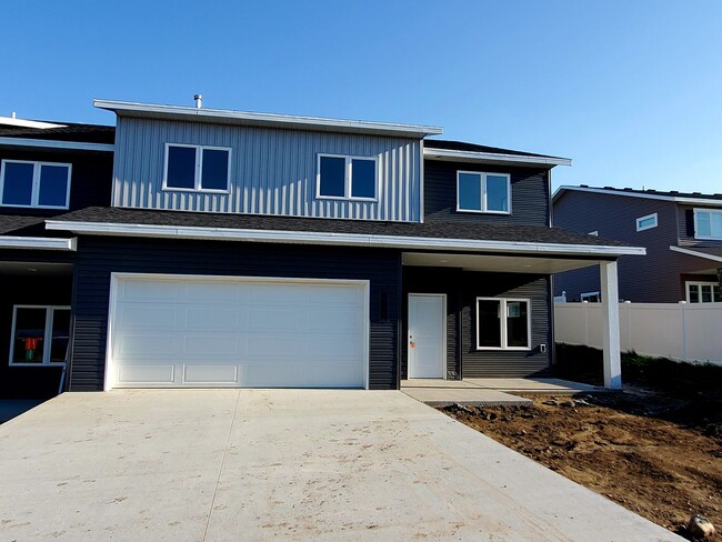 Building Photo - 3 Bed 2.5 Bath Townhome!