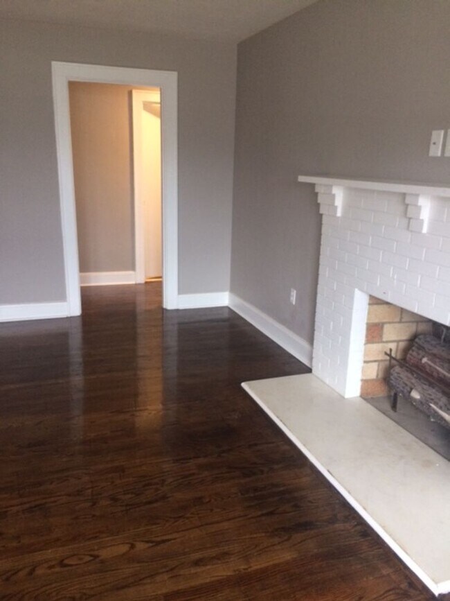 Building Photo - *605 MEADOWLAWN AV*-BG CITY SCHOOLS- $1595...
