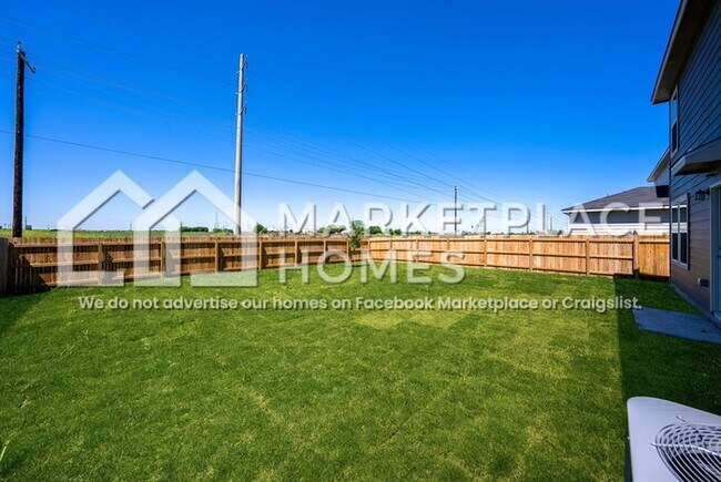 Building Photo - 4013 Woodside Dr