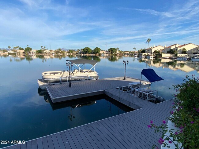 Building Photo - 2301 E Beachcomber Dr