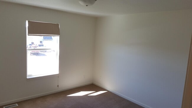 Building Photo - 400 Par Ave