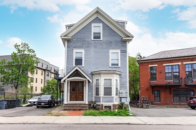 Building Photo - 78 Forest St