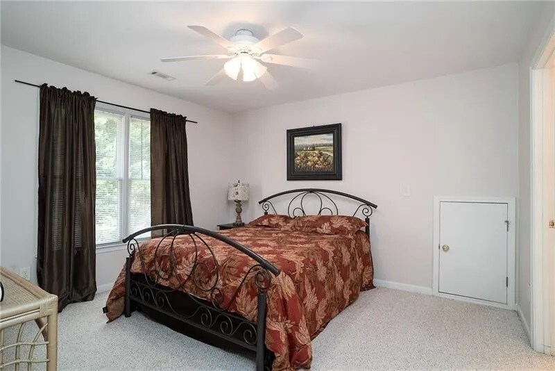 Building Photo - 3915 High Gables E