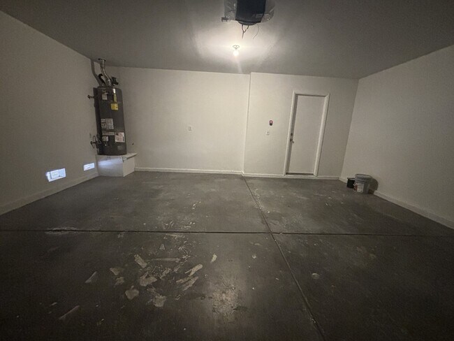 Building Photo - 4156 Abrams Ave