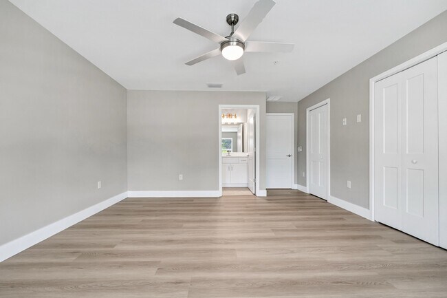 Building Photo - 37 SE 15th Terrace