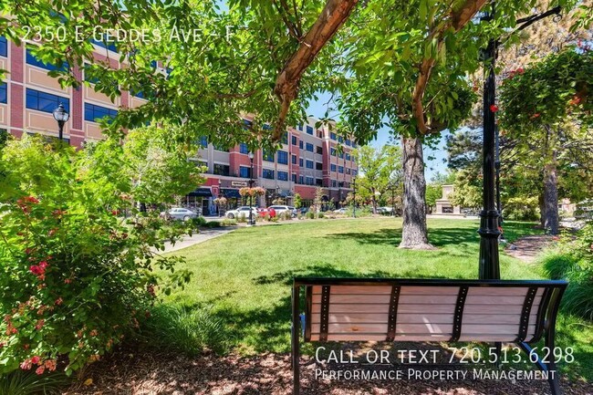 Building Photo - Spacious Three Bedroom Condo