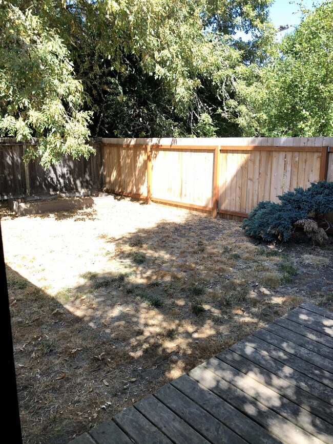 Building Photo - 2039 NW Arthur Pl