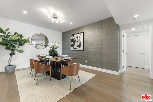 Building Photo - 13600 Marina Pointe Dr