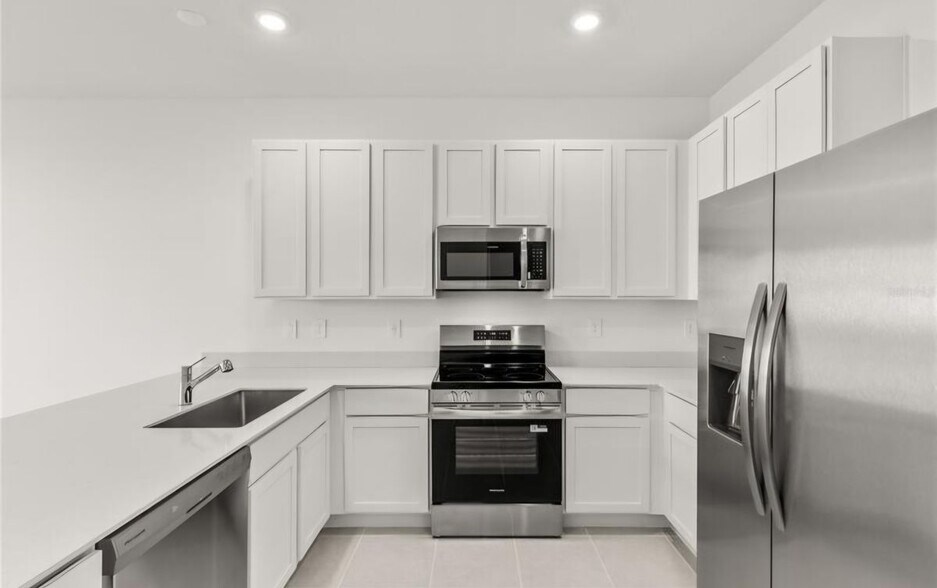 Building Photo - 2865 Pierr St