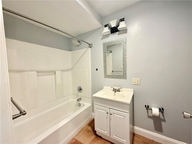 Building Photo - 23 Peck Ln