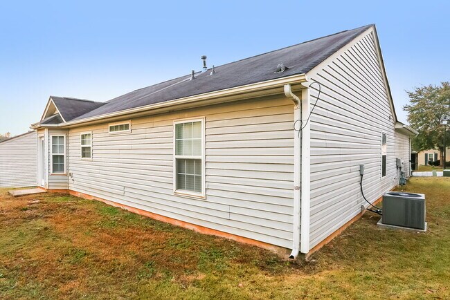 Building Photo - 5880 Mahogany Pl SW