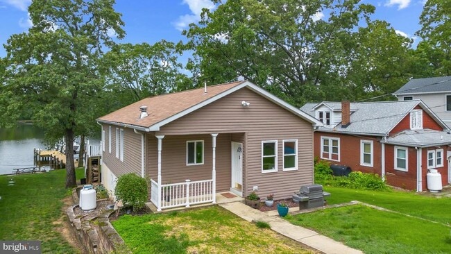 Building Photo - 332 Riverside Dr
