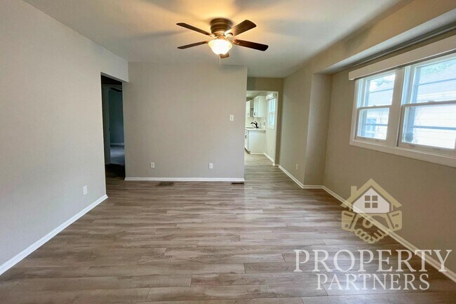 Building Photo - 4929 Kingsley Dr