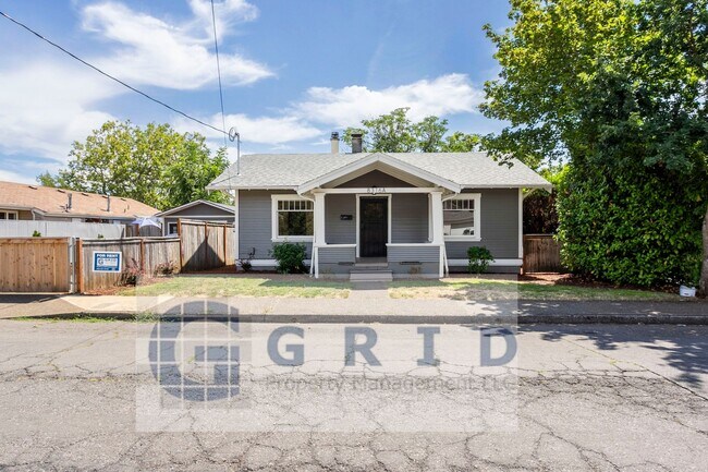 Building Photo - GPM657 - SE Raymond Ct. (T1)
