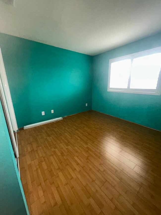 Building Photo - Spacious 2-Story Home in Prime Location