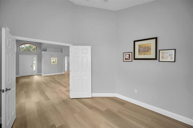 Building Photo - 6240 Fairskies Dr
