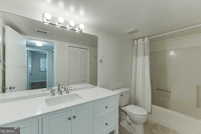 Building Photo - 33 Finch Trail NE