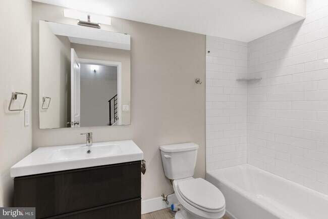 Building Photo - 1250 N 25th St