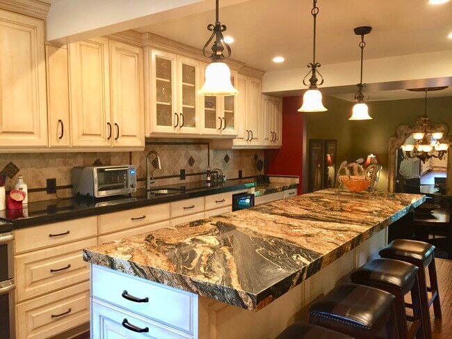 Building Photo - 5058 Three Fountains Cir
