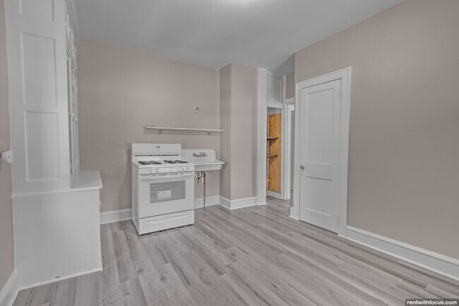 Building Photo - 1016 N Union St