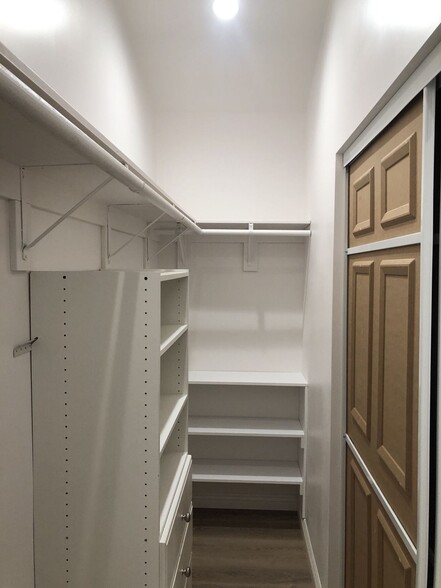 large closet / storage - 1950 Crestshire Dr