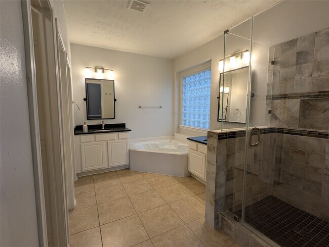 Building Photo - 24807 Blane Dr