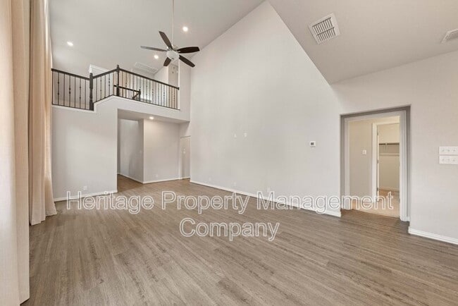 Building Photo - 2080 Cowan Dr