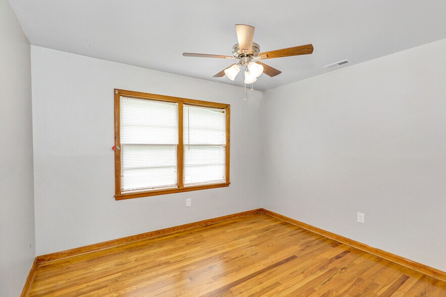 Building Photo - 3912 Hillcrest Ct SW