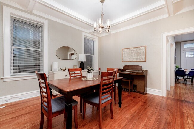 Building Photo - 3956 Tholozan Ave