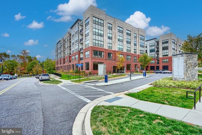 Building Photo - 100 St Ives Pl