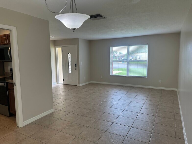Building Photo - 4520 Bear Lake Ct