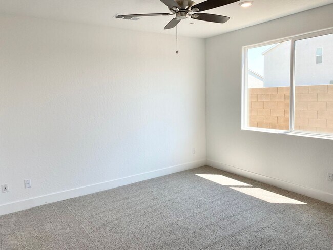Building Photo - BRAND NEW 4/3.5 Lennar with In-Law Suite