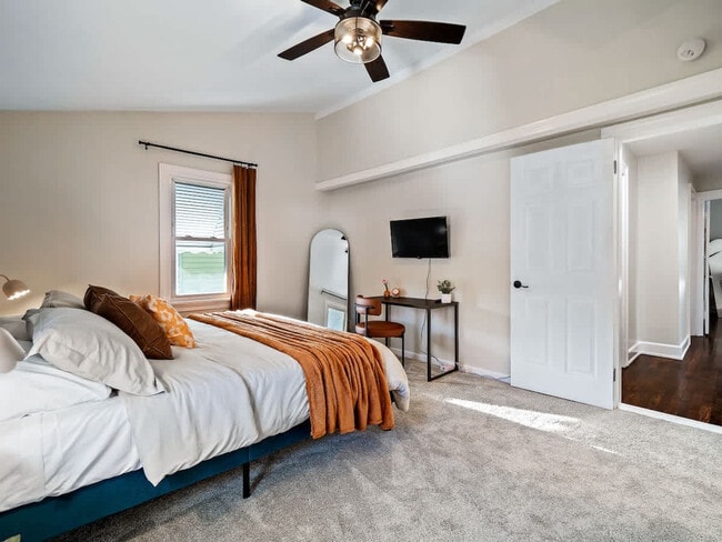 Building Photo - 2001 Tampa Ave